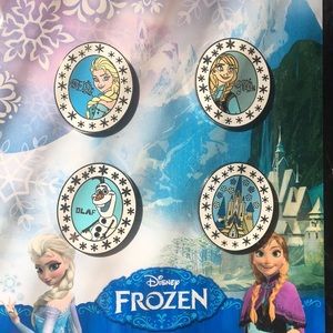 Disney Pins Frozen Booster Set